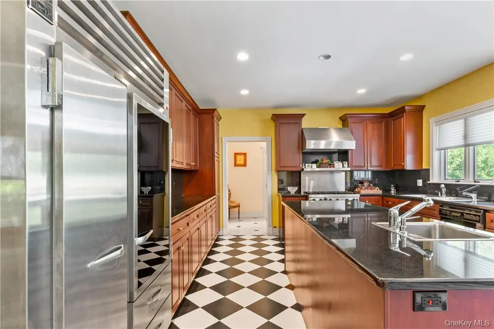 6 Love Lane Harrison, NY 10528