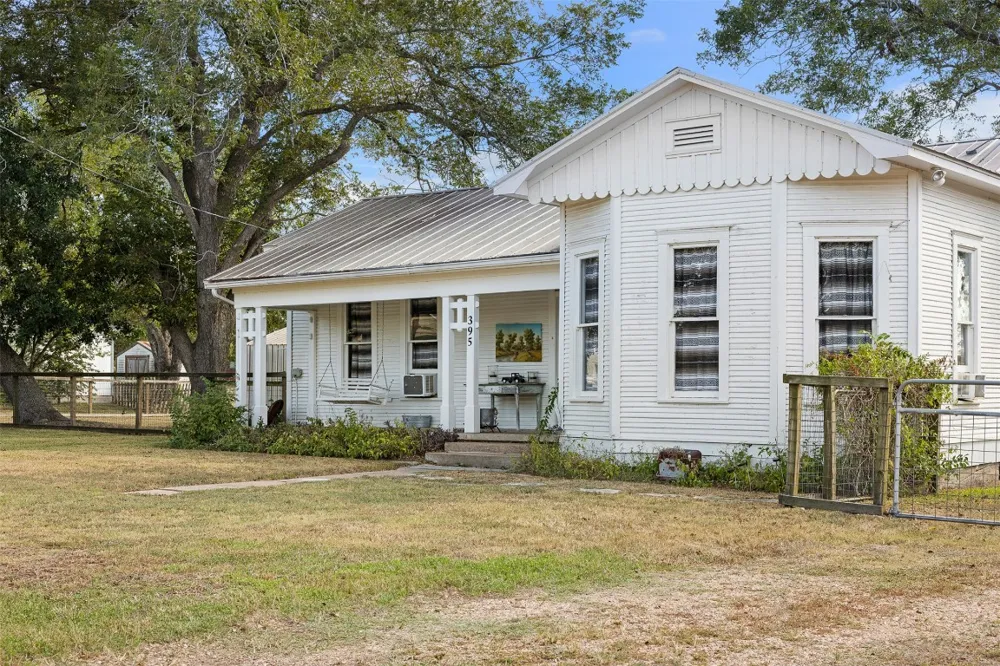 395 Centennial Street Carmine, TX 78932