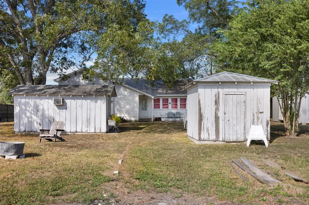 395 Centennial Street Carmine, TX 78932