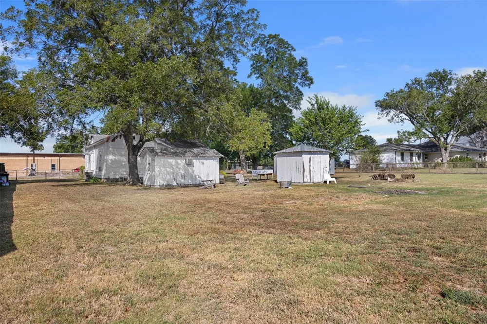 395 Centennial Street Carmine, TX 78932