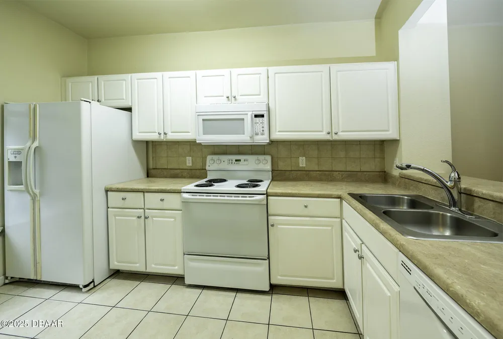 5057 NW 44th Lane #106 Gainesville, FL 32606