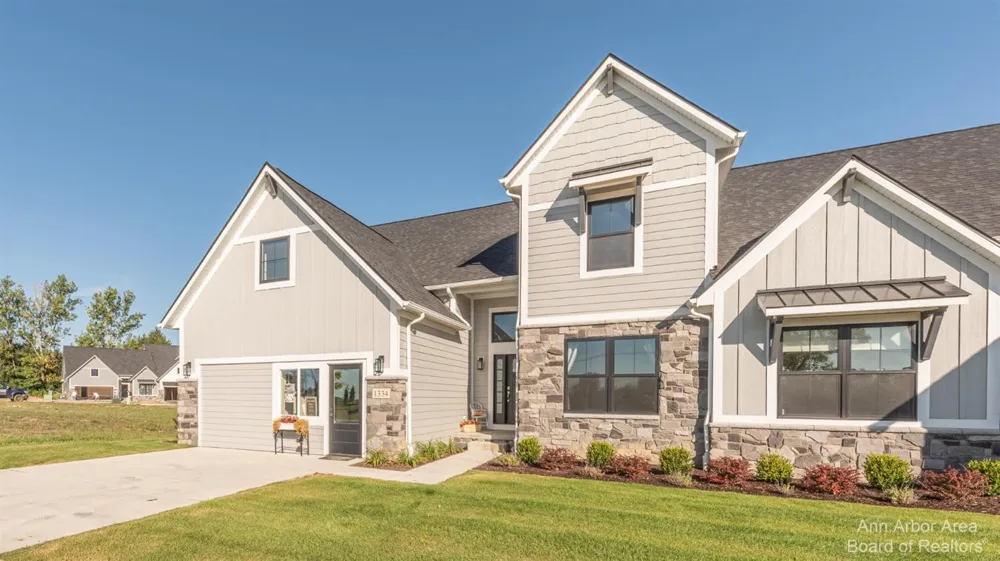 7052 Black Cherry Lane Saline, MI 48176