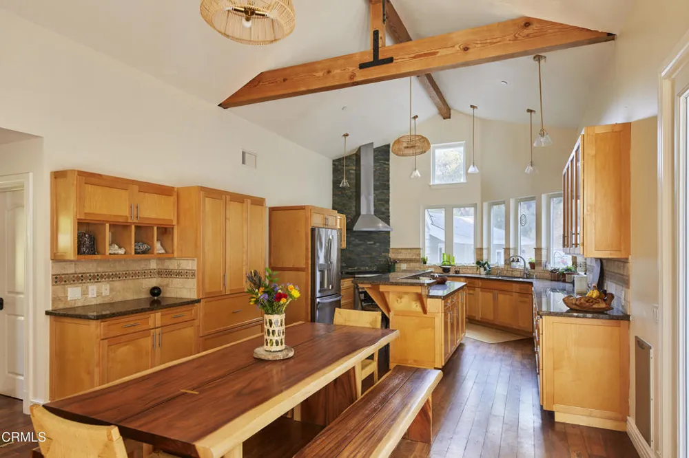 15990 Maricopa Highway Ojai, CA 93023