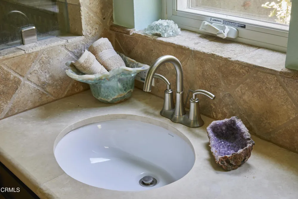 15990 Maricopa Highway Ojai, CA 93023