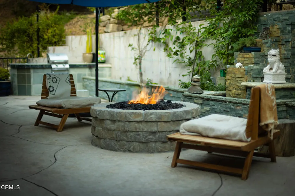 15990 Maricopa Highway Ojai, CA 93023