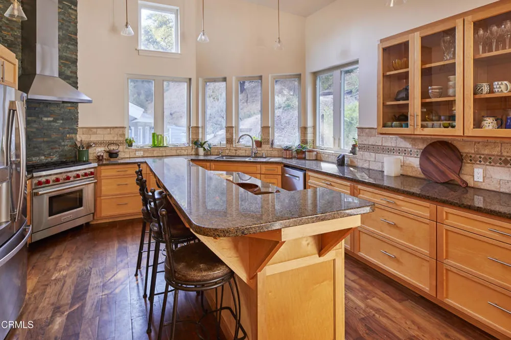 15990 Maricopa Highway Ojai, CA 93023