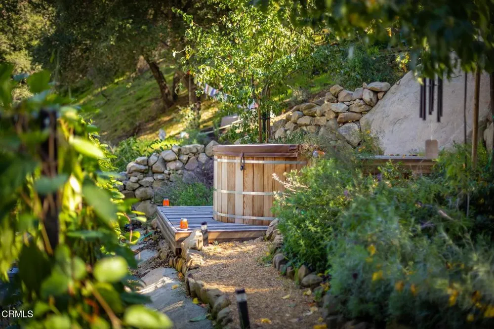 15990 Maricopa Highway Ojai, CA 93023
