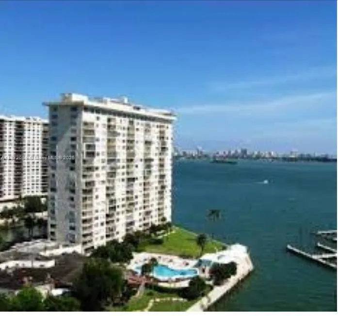 11111 Biscayne Blvd #4D Miami, FL 33181
