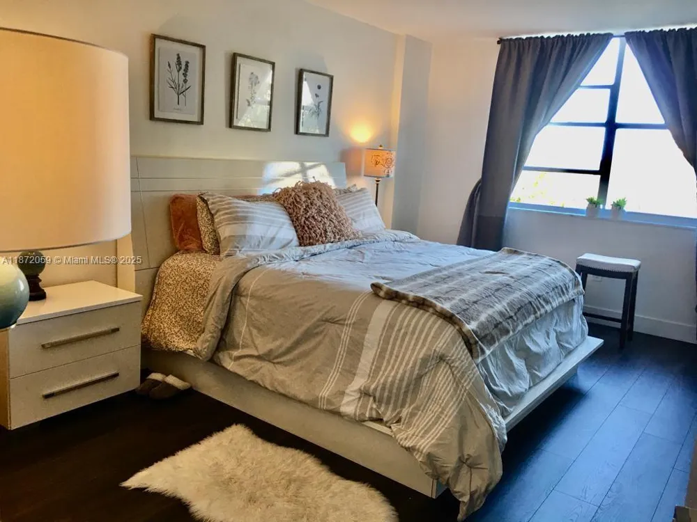11111 Biscayne Blvd #4D Miami, FL 33181