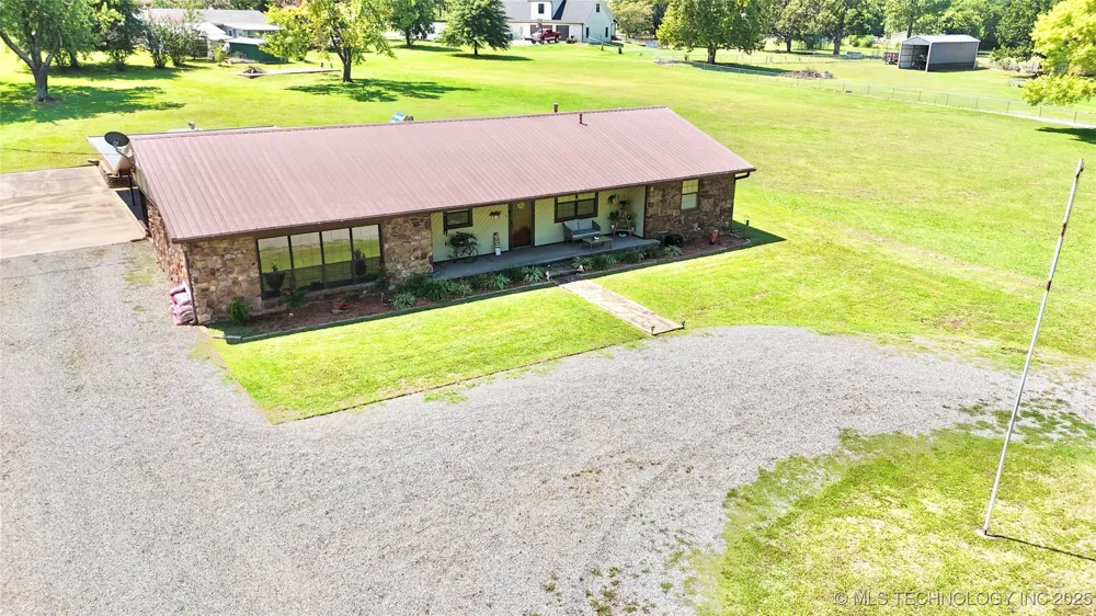 1710 E Old Military Road Stigler, OK 74462