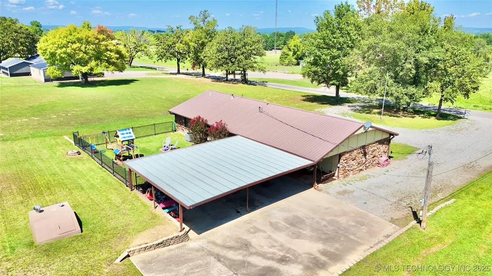 1710 E Old Military Road Stigler, OK 74462