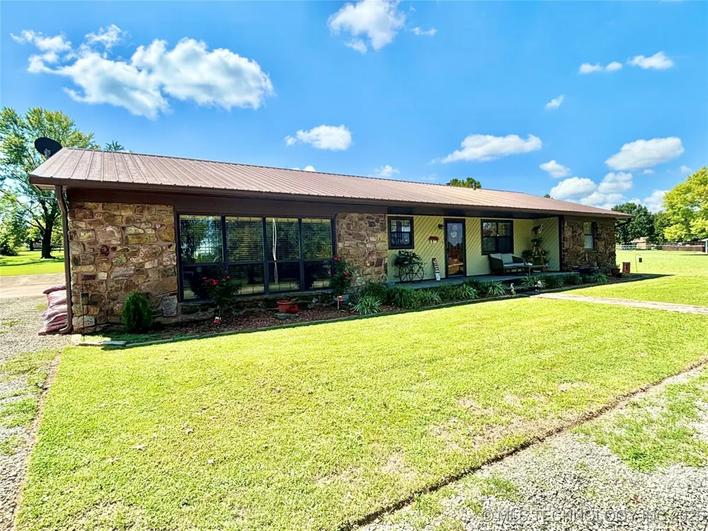 1710 E Old Military Road Stigler, OK 74462