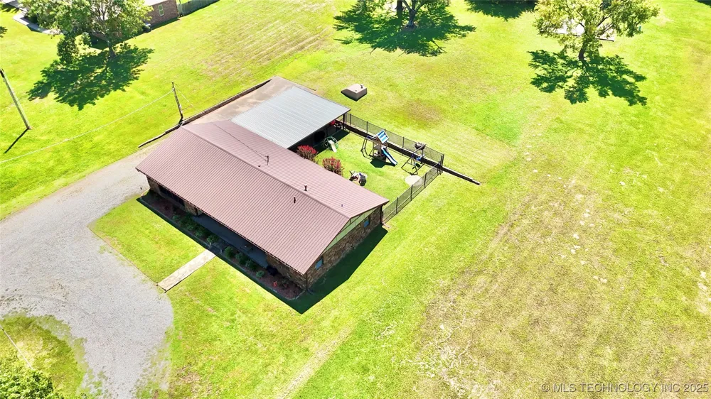1710 E Old Military Road Stigler, OK 74462