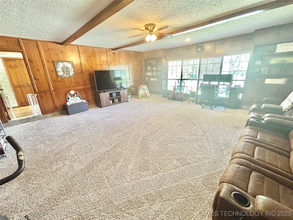 1710 E Old Military Road Stigler, OK 74462
