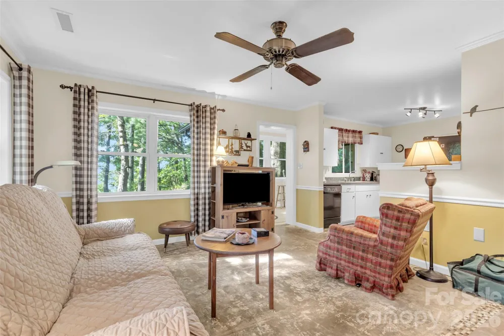 3605 Skyuka Mountain Road Columbus, NC 28722