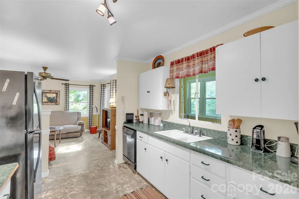 3605 Skyuka Mountain Road Columbus, NC 28722