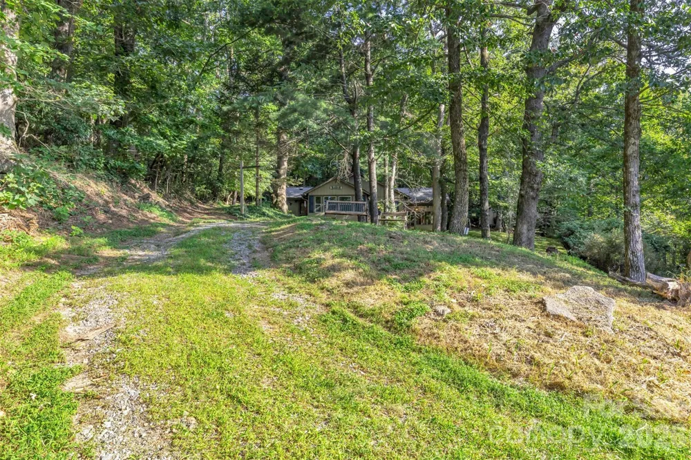 3605 Skyuka Mountain Road Columbus, NC 28722