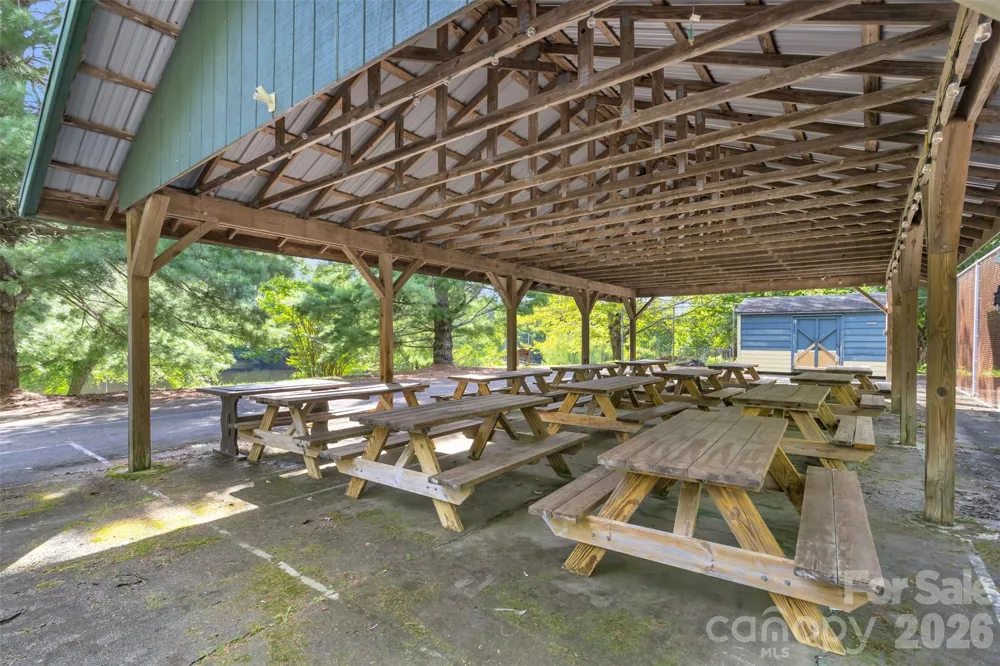 3605 Skyuka Mountain Road Columbus, NC 28722