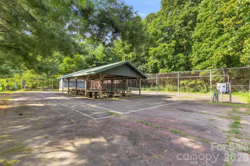 3605 Skyuka Mountain Road Columbus, NC 28722