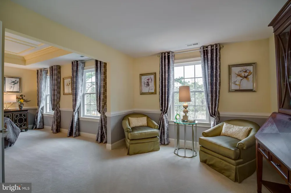 4 POND VIEW COURT Monroeville, NJ 08343
