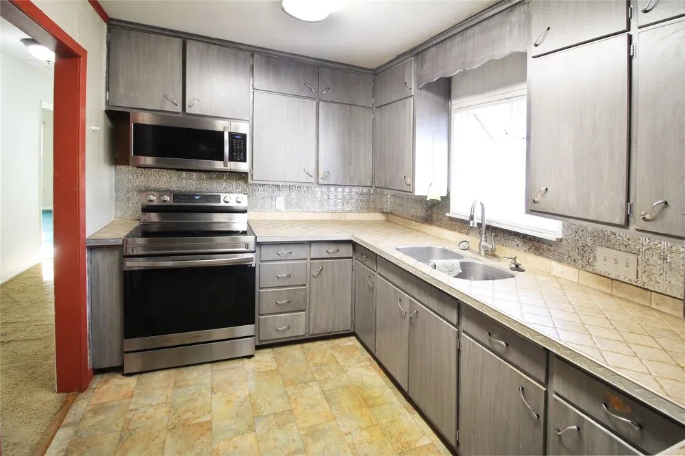327 W Mulberry Street Fredericksburg, TX 78624