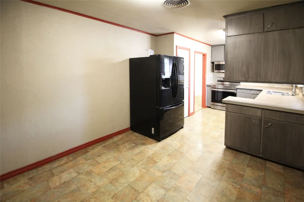 327 W Mulberry Street Fredericksburg, TX 78624