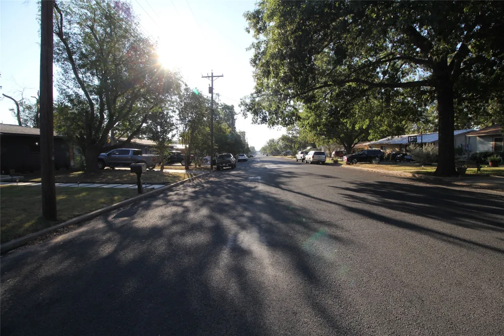 327 W Mulberry Street Fredericksburg, TX 78624