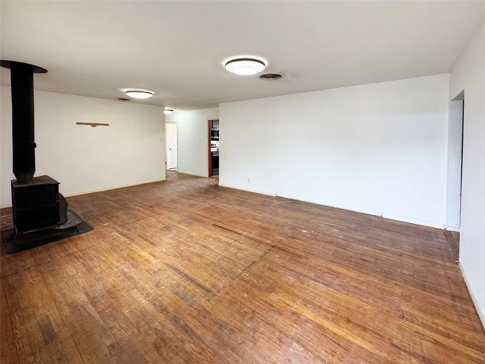 327 W Mulberry Street Fredericksburg, TX 78624