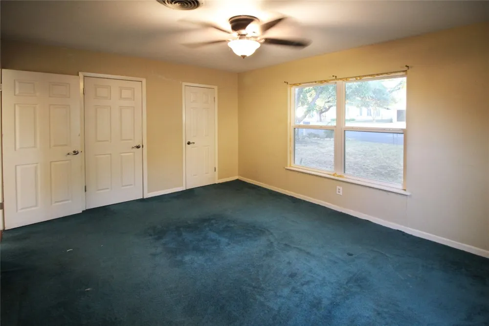 327 W Mulberry Street Fredericksburg, TX 78624
