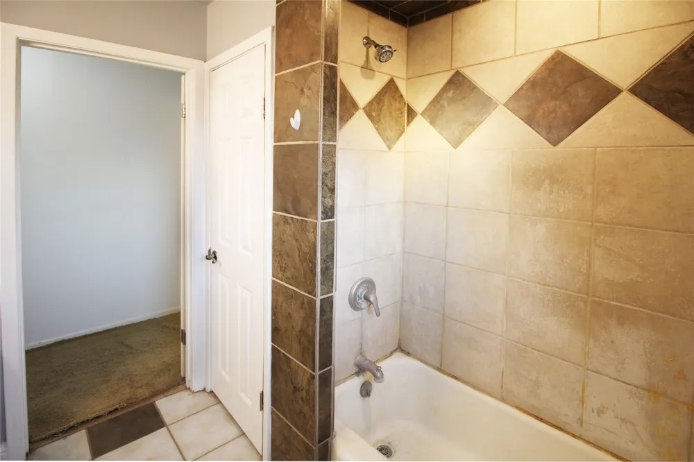 327 W Mulberry Street Fredericksburg, TX 78624