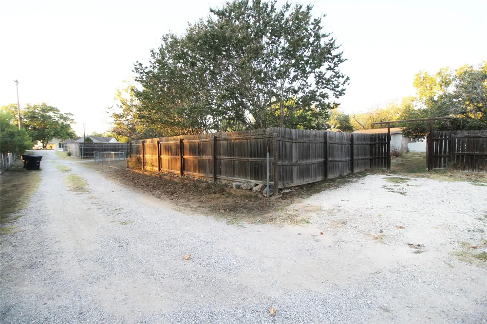 327 W Mulberry Street Fredericksburg, TX 78624