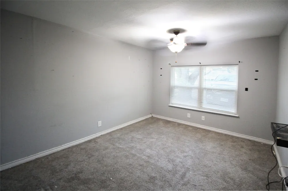 327 W Mulberry Street Fredericksburg, TX 78624