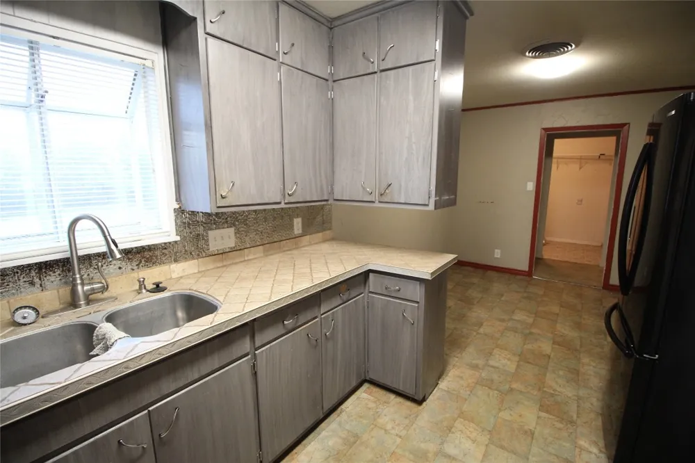 327 W Mulberry Street Fredericksburg, TX 78624