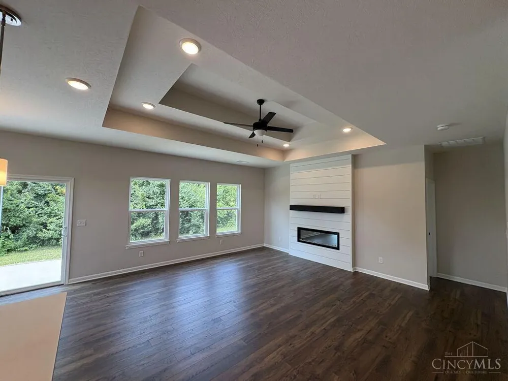 815 W Arlington Street Trenton, OH 45067
