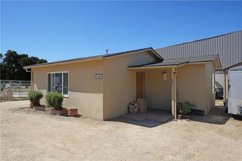 2400 El Camino Real