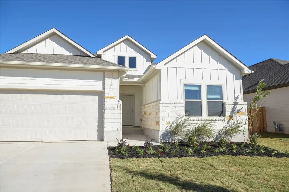 247 Red Tail Hawk Lane Cedar Creek, TX 78612