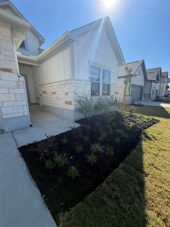 247 Red Tail Hawk Lane Cedar Creek, TX 78612