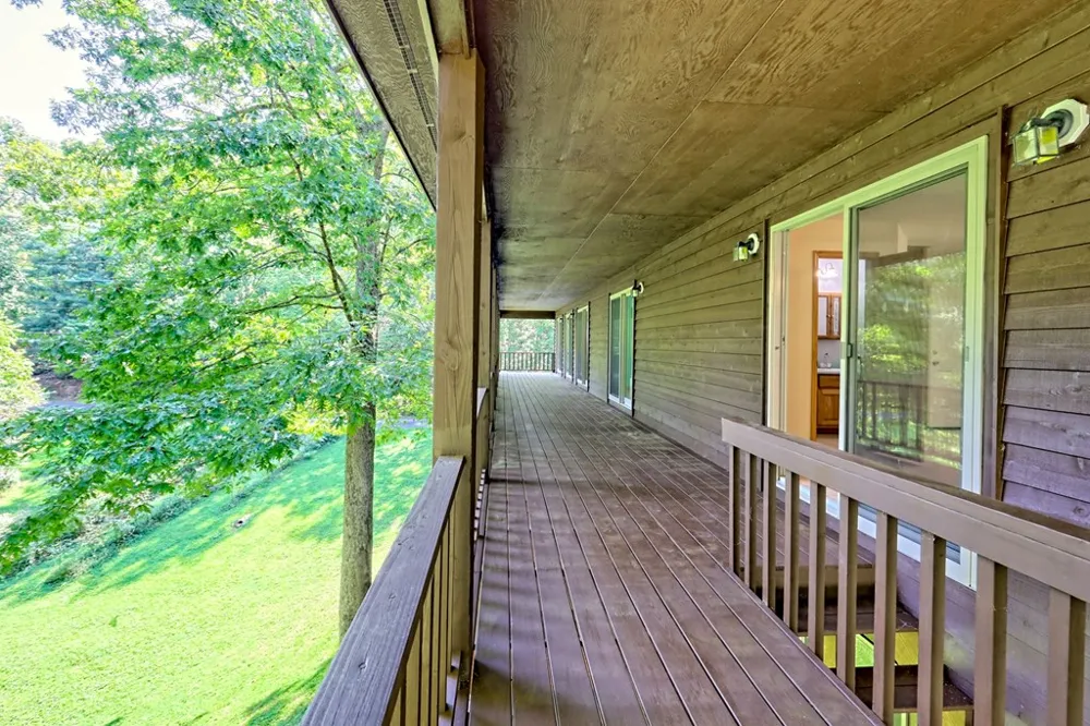 2204 Cedar Cliff Road Hiawassee, GA 30546