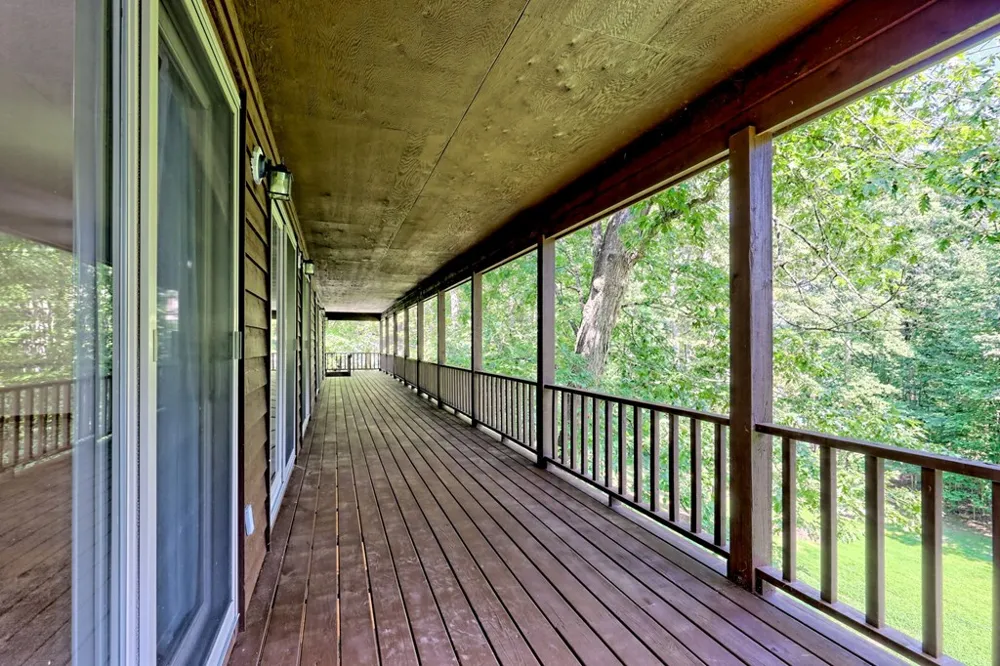 2204 Cedar Cliff Road Hiawassee, GA 30546