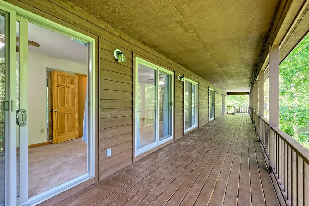 2204 Cedar Cliff Road Hiawassee, GA 30546
