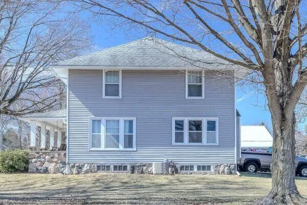 832 W Front Street Burr Oak, MI 49030