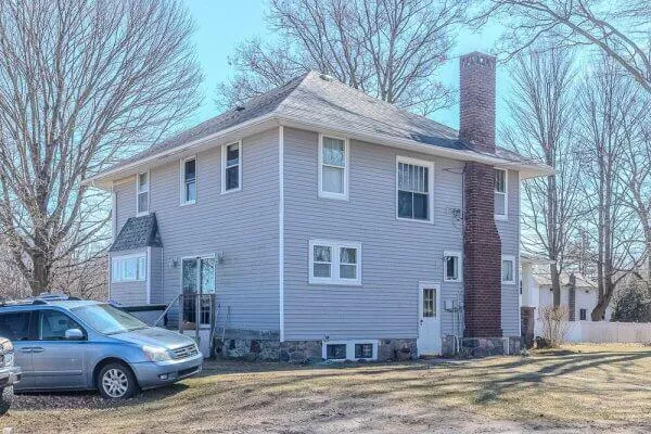 832 W Front Street Burr Oak, MI 49030