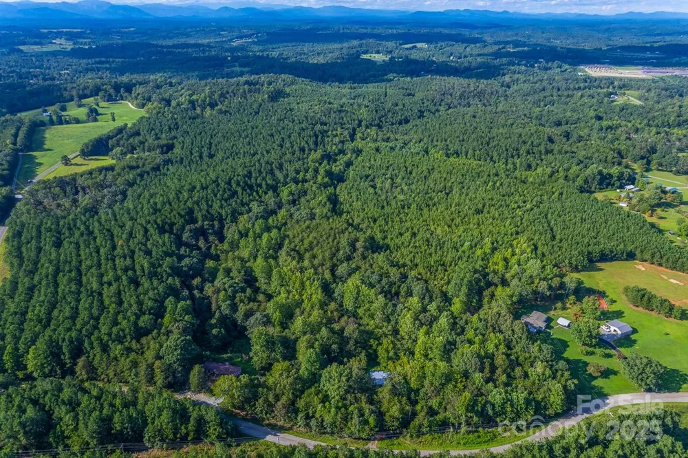 135 Medford Road Tryon, NC 28782