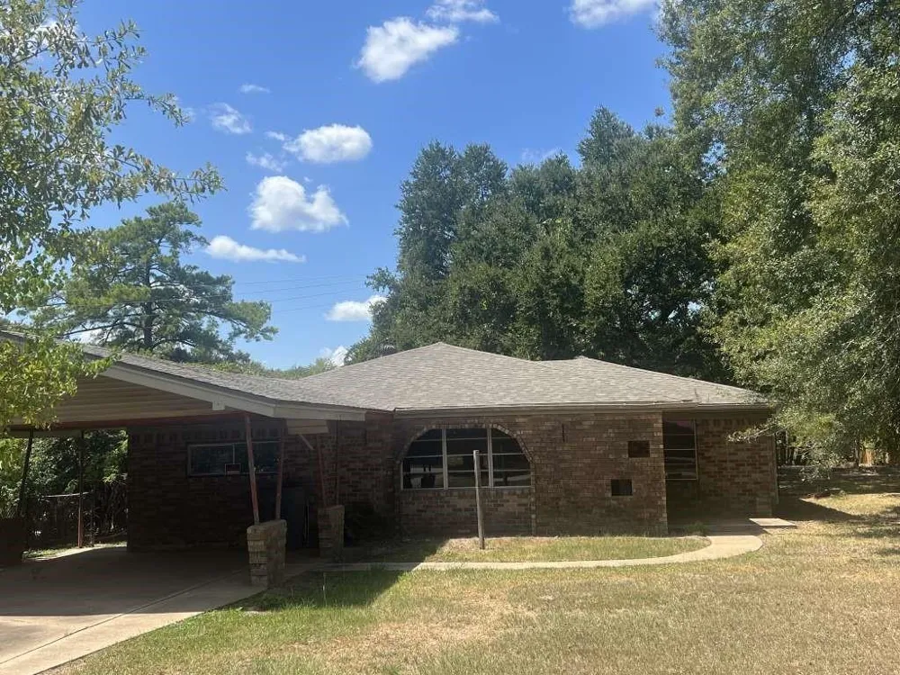 362 County Road 857 Buna, TX 77612