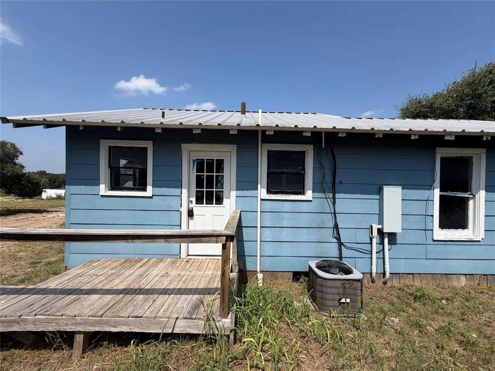 465 E County Road 3064 Lampasas, TX 76550