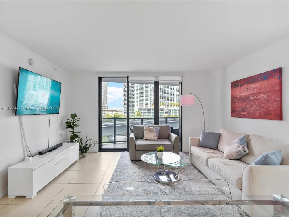 31 SE 6th St #802 Miami, FL 33131