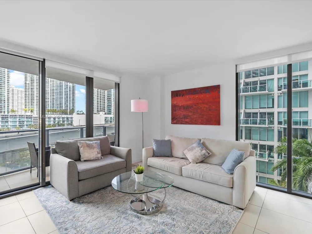 31 SE 6th St #802 Miami, FL 33131