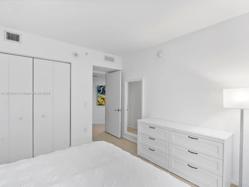 31 SE 6th St #802 Miami, FL 33131