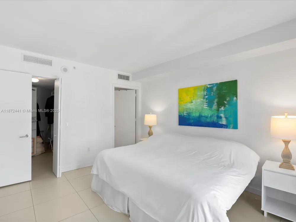31 SE 6th St #802 Miami, FL 33131