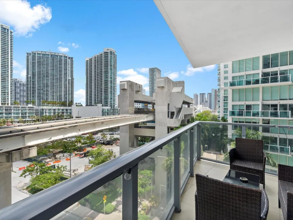 31 SE 6th St #802 Miami, FL 33131